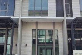 3 Bedroom Townhouse for sale in Patio Pattanakarn, Suan Luang, Bangkok