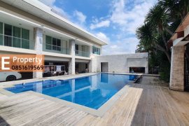 10 Bedroom House for sale in Saphan Sung, Bangkok near MRT Rat Phatthana