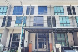 3 Bedroom Townhouse for sale in Patio Pattanakarn, Suan Luang, Bangkok