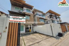 5 Bedroom House for sale in Wang Thonglang, Bangkok