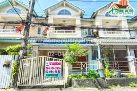 3 Bedroom Townhouse for sale in Khlong Kum, Bangkok