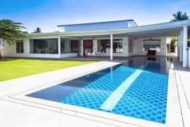 8 Bedroom House for sale in Chonburi