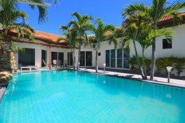 4 Bedroom Villa for sale in Majestic Residence, Pratumnak Hill, Chonburi