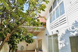 7 Bedroom House for rent in Khlong Toei, Bangkok near BTS Ekkamai