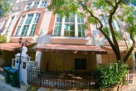 4 Bedroom Townhouse for rent in Khlong Tan Nuea, Bangkok