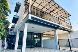 4 Bedroom Townhouse for rent in Bang Na, Bangkok