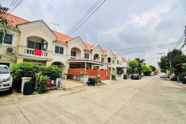 3 Bedroom Townhouse for sale in Bang Kaeo, Samut Prakan