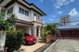 3 Bedroom House for sale in Chorakhe Bua, Bangkok