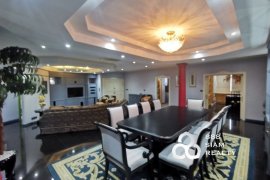 3 Bedroom Condo for Sale or Rent in Royal River Place, Yan Nawa, Bangkok
