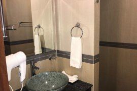 1 Bedroom Condo for sale in Choeng Thale, Phuket