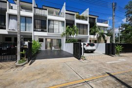 3 Bedroom House for sale in Choeng Thale, Phuket