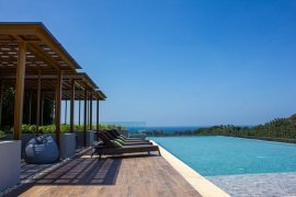 2 Bedroom Condo for sale in Choeng Thale, Phuket