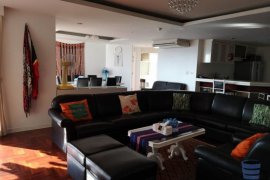 4 Bedroom Condo for rent in Tai Ping Towers, Khlong Tan Nuea, Bangkok