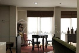 2 Bedroom Condo for sale in Quad Silom, Silom, Bangkok