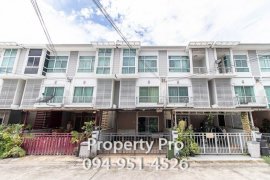 3 Bedroom Townhouse for sale in Prawet, Bangkok
