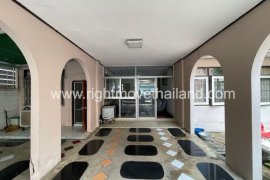 3 Bedroom House for sale in Phra Khanong Nuea, Bangkok