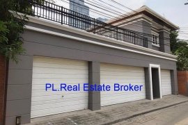 4 Bedroom House for rent in Khlong Toei Nuea, Bangkok near MRT Sukhumvit
