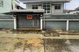 3 Bedroom House for sale in Lat Yao, Bangkok