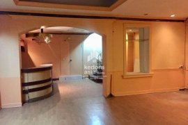 Townhouse for rent in Khlong Toei Nuea, Bangkok near MRT Sukhumvit