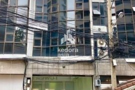 4 Bedroom Commercial for rent in Khlong Toei Nuea, Bangkok near MRT Sukhumvit
