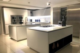 3 Bedroom Condo for sale in Two Roxas Triangle, Metro Manila