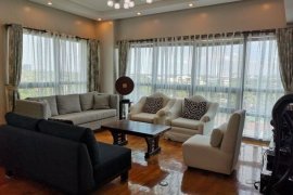 2 Bedroom Condo for rent in San Lorenzo, Metro Manila near MRT-3 Ayala