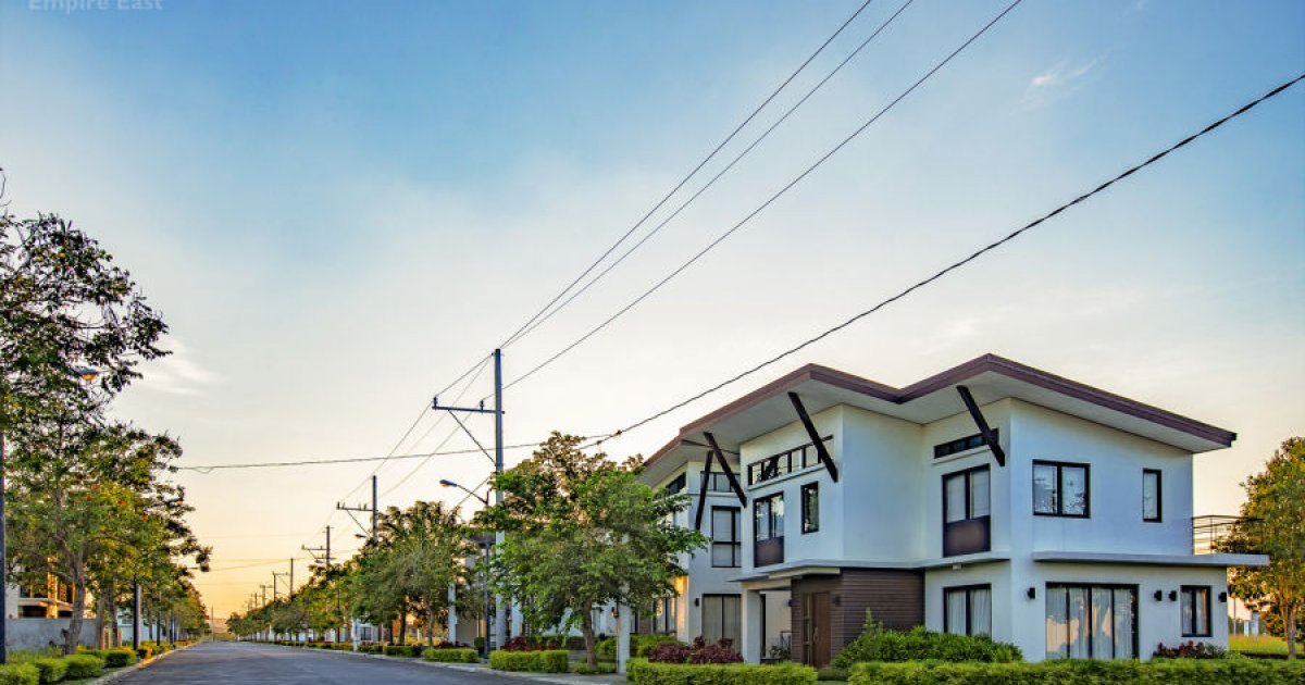 Sta Rosa Laguna Street View 182Sqm Lot Area For Sales In Sta Rosa Laguna Near Nuvali. 📌 Land For Sale  In Laguna | Dot Property