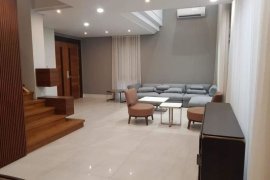5 Bedroom House for sale in Damayang Lagi, Metro Manila near LRT-2 J. Ruiz