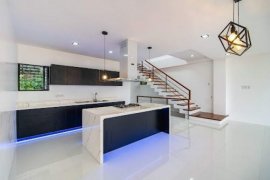 6 Bedroom House for sale in Bulacao, Cebu