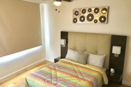 2 Bedroom Condo for sale in San Lorenzo, Metro Manila near MRT-3 Ayala