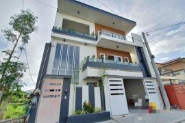 7 Bedroom House for sale in Pinagbuhatan, Metro Manila