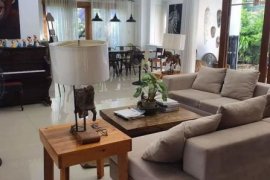 4 Bedroom House for sale in New Alabang Village, Metro Manila