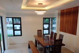 4 Bedroom House for sale in Moonwalk, Metro Manila