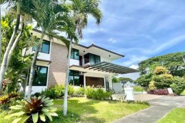 4 Bedroom House for sale in Almanza Dos, Metro Manila