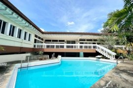 5 Bedroom House for sale in Makati, Metro Manila near MRT-3 Magallanes