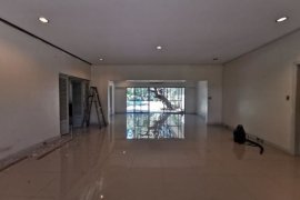 4 Bedroom House for rent in Makati, Metro Manila near MRT-3 Ayala