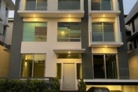 5 Bedroom House for rent in Pinagsama, Metro Manila