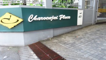 Charoenjai place