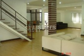3 Bedroom House for rent in Khlong Tan Nuea, Bangkok