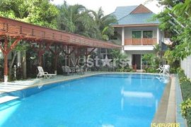 4 Bedroom House for rent in Khlong Tan Nuea, Bangkok near BTS Ekkamai