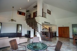 4 Bedroom Condo for rent in Raintree Village Apartment, Khlong Tan Nuea, Bangkok near BTS Phrom Phong