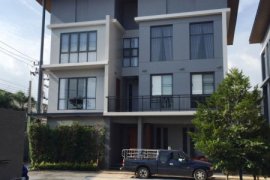 5 Bedroom House for rent in Bang Na, Bangkok