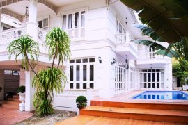 4 Bedroom House for rent in Khlong Tan Nuea, Bangkok near BTS Ekkamai