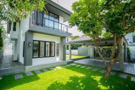 4 Bedroom House for sale in Khlong Chan, Bangkok