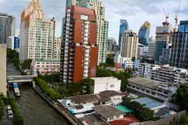 2 Bedroom Condo for sale in MANHATTAN CHIDLOM, Makkasan, Bangkok near MRT Ratchaprarop