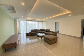 3 Bedroom Condo for rent in Khlong Tan Nuea, Bangkok