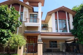 4 Bedroom House for rent in Phra Khanong Nuea, Bangkok near BTS Phra Khanong
