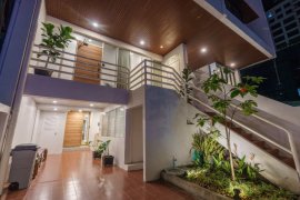 4 Bedroom House for rent in Khlong Tan Nuea, Bangkok near BTS Phrom Phong