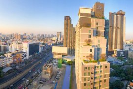 2 Bedroom Condo for sale in Huai Khwang, Bangkok near MRT Huai Khwang