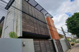 4 Bedroom House for sale in Sam Sen Nai, Bangkok near BTS Ari 4 Bedroom House for sale in Sam Sen Nai, Bangkok near BTS Ari